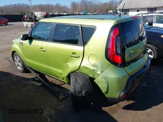 2015 Kia Soul with VIN KNDJN2A2XF7789632, listed as a IAAI auction lot 41547010 with 82,829 mi miles. Bid and sale history available at carsss.com. Image 3.