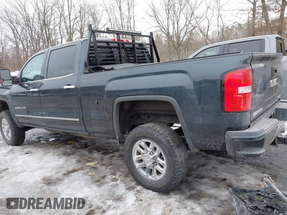 2019 GMC Sierra 2500HD Denali with VIN 1GT12SEY1KF229134, listed as a IAAI auction lot 41641498 with 97,691 mi miles. Bid and sale history available at carsss.com. Image 3.