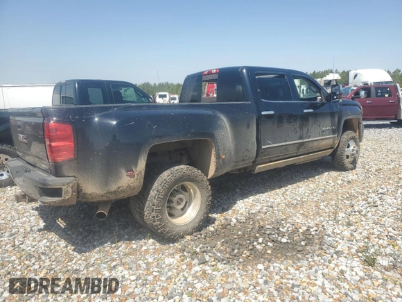 2015 GMC Sierra 3500HD Denali z VIN 1GT424E81FF535667, wystawiony jako Copart lot #52618325 z przebiegiem Nie podano mil oraz Czysty tytuł • Clean title. Historia ofert i sprzedaży dostępna na DreamBid. Obrazek 3.