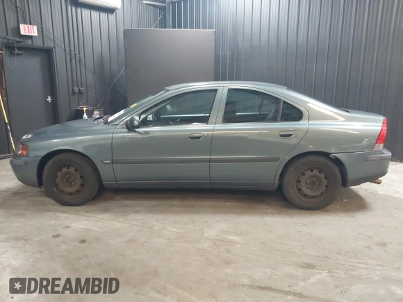 2001 Volvo S60 with VIN YV1RS61R412069484, listed as a IAAI auction lot 41598380 with 185,219 mi miles. Bid and sale history available at carsss.com. Image 14.