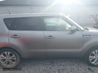2016 Kia Soul + with VIN KNDJP3A5XG7241688, listed as a IAAI auction lot 41678769 with 164,823 mi miles. Bid and sale history available at carsss.com. Image 13.
