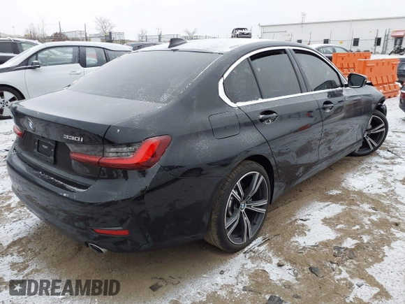2022 BMW 3 Series 330i xDrive with VIN 3MW5R7J01N8C24620, listed as a IAAI auction lot 41269710 with 1 mi miles. Bid and sale history available at carsss.com. Image 4.