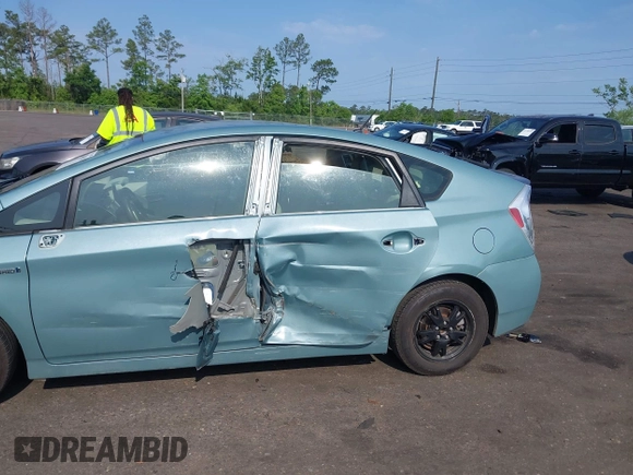 2014 Toyota Prius Four with VIN JTDKN3DUXE1852835, listed as a IAAI auction lot 42234128 with 189,512 mi miles and . Bid and sale history available at DreamBid. Image 6.
