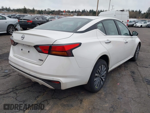 2025 Nissan Altima SV with VIN 1N4BL4DW2SN356659, listed as a IAAI auction lot 41644273 with 1,790 mi miles and . Bid and sale history available at DreamBid. Image 4.