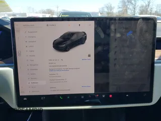 2022 Tesla Model X with VIN 7SAXCDE52NF345835, listed as a IAAI auction lot 41823522 with 24,401 mi miles and . Bid and sale history available at DreamBid. Image 7.
