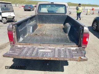 1992 Ford Ranger XLT with VIN 1FTCR10X4NPA94811, listed as a IAAI auction lot 42047550 with 37,763 mi miles. Bid and sale history available at carsss.com. Image 8.