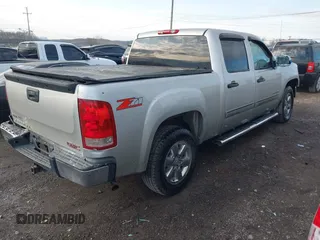 2010 GMC Sierra 1500 SLE z VIN 3GTRCVE0XAG117991, wystawiony jako IAAI lot #41549994 z przebiegiem 245 256 mil mil oraz . Historia ofert i sprzedaży dostępna na DreamBid. Obrazek 4.