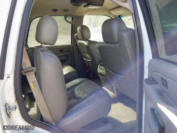2005 GMC Yukon SLT with VIN 1GKEC13T15J147023, listed as a IAAI auction lot 41993666 with 250,216 mi miles. Bid and sale history available at carsss.com. Image 8.