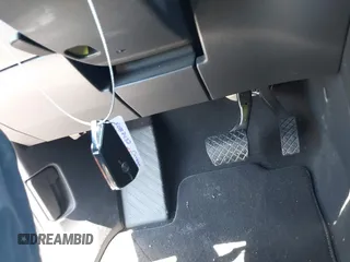 2024 Volkswagen Atlas SE z VIN 1V2JE2CA2RC217260, wystawiony jako IAAI lot #42178259 z przebiegiem 30 640 mil mil oraz . Historia ofert i sprzedaży dostępna na DreamBid. Obrazek 11.