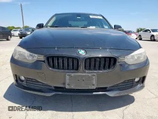 2013 BMW 3 Series 320i xDrive z VIN WBA3C3C55DF981519, wystawiony jako Copart lot #66619515 z przebiegiem 139 962 mil mil oraz Czysty tytuł • Clean title. Historia ofert i sprzedaży dostępna na DreamBid. Obrazek 5.