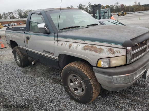 1995 Dodge Ram 1500 with VIN 1B7HF16Z7SS309811, listed as a Copart auction lot 76067494 with 134,643 mi miles and Salvage Title. Bid and sale history available at carsss.com. Image 4.