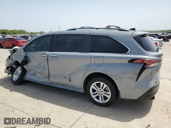 2022 Toyota Sienna XLE Woodland Edition with VIN 5TDASKFC4NS043062, listed as a Copart auction lot 65585174 with 26,077 mi miles and Clean Title. Bid and sale history available at carsss.com. Image 2.