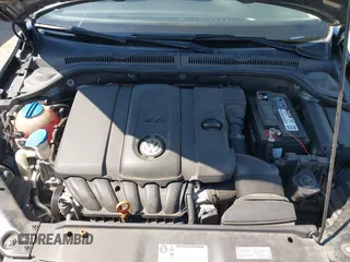 2013 Volkswagen Jetta SE with VIN 3VWDP7AJ8DM436818, listed as a IAAI auction lot 42386196 with 121,043 mi miles and . Bid and sale history available at DreamBid. Image 10.