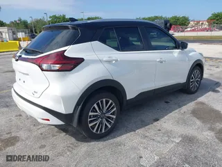 2024 Nissan Kicks SV with VIN 3N1CP5CV6RL544499, listed as a IAAI auction lot 42016884 with 451 mi miles. Bid and sale history available at carsss.com. Image 4.