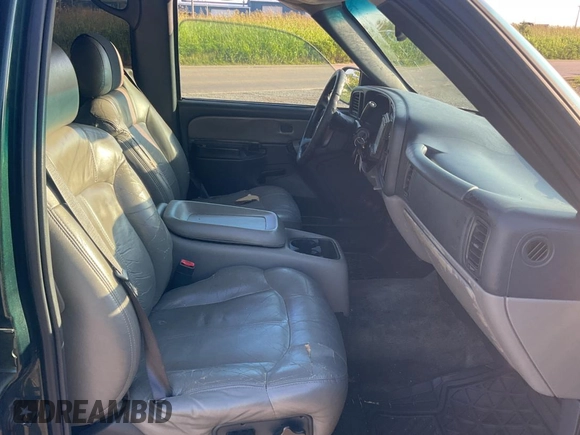 2001 Chevrolet Suburban LS with VIN 3GNEC16T51G289417, listed as a Copart auction lot 64549525 with 232,742 mi miles and Clean title. Bid and sale history available at DreamBid. Image 5.