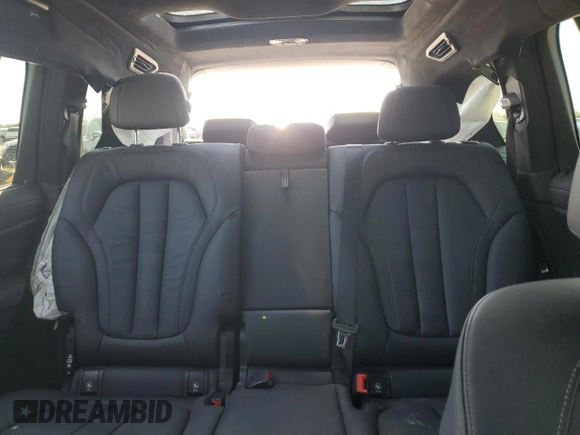 2022 BMW X7 M50i z VIN 5UXCX6C0XN9M94389, wystawiony jako Copart lot #49696505 z przebiegiem 22 908 mil mil oraz Szkody całkowita. Historia ofert i sprzedaży dostępna na DreamBid. Obrazek 10.