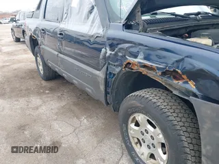 2004 Chevrolet Avalanche Z71 with VIN 3GNEK12T24G138368, listed as a IAAI auction lot 41989295 with 258,351 mi miles. Bid and sale history available at carsss.com. Image 6.