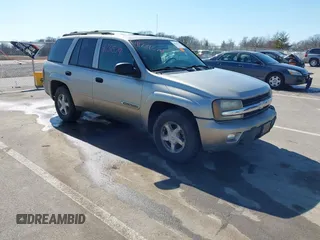 2003 Chevrolet TrailBlazer LS with VIN 1GNDT13S132380980, listed as a IAAI auction lot 41731579 with 209,880 mi miles. Bid and sale history available at carsss.com. Image 1.