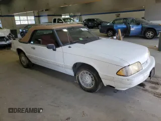 1993 Ford Mustang с VIN 1FACP44M2PF125589, выставлен на аукционе Copart как лот 75556214 с пробегом 46 567 миль миль и Чистый • Clean title. История ставок и продаж доступна на DreamBid. Изображение 4.