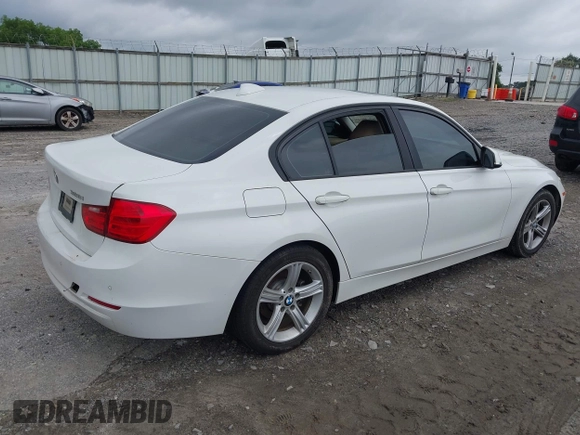 2015 BMW 3 Series 328i с VIN WBA3A5G59FNS87002, выставлен на аукционе IAAI как лот 42366574 с пробегом 173 359 миль миль и . История ставок и продаж доступна на DreamBid. Изображение 4.