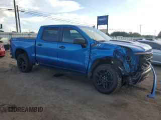2022 Chevrolet Silverado 1500 Custom Trail Boss with VIN 3GCPDCED1NG685533, listed as a Copart auction lot 61293174 with 62,810 mi miles and Salvage Title. Bid and sale history available at DreamBid. Image 4.