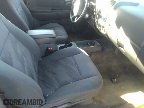 2004 Chevrolet Colorado 1SB LS Z85 with VIN 1GCDT136048146372, listed as a IAAI auction lot 41022280 with 162,067 mi miles. Bid and sale history available at carsss.com. Image 5.