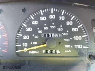 1997 Toyota 4Runner Limited with VIN JT3GN87RXV0043193, listed as a IAAI auction lot 40449985 with 210,983 mi miles. Bid and sale history available at carsss.com. Image 7.