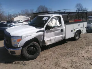 2016 Ford Super Duty F-250 SRW XL with VIN 1FDBF2A63GED32223, listed as a IAAI auction lot 41676297 with 160,239 mi miles. Bid and sale history available at carsss.com. Image 2.