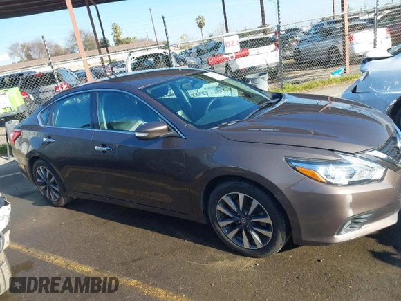 2017 Nissan Altima 2.5 SV with VIN 1N4AL3AP1HC188360, listed as a IAAI auction lot 41432809 with 72,182 mi miles. Bid and sale history available at carsss.com. Image 13.