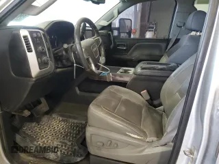 2016 GMC Sierra 2500HD SLT z VIN 1GT12TE84GF263081, wystawiony jako Copart lot #52894245 z przebiegiem 137 673 mil mil oraz Szkoda całkowita • Salvage title. Historia ofert i sprzedaży dostępna na DreamBid. Obrazek 7.