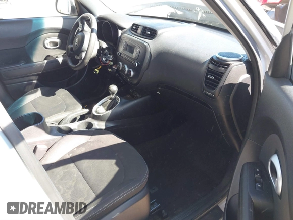 2014 Kia Soul with VIN KNDJN2A2XE7706747, listed as a IAAI auction lot 41870810 with 113,709 mi miles. Bid and sale history available at carsss.com. Image 5.