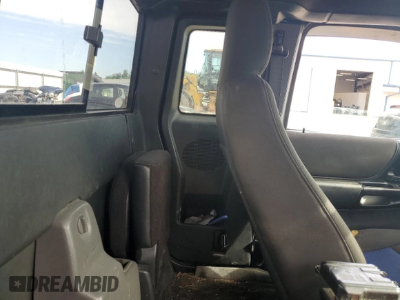 2004 Ford Ranger XL Fleet with VIN 1FTZR45E44PB15366, listed as a Copart auction lot 63046685 with 156,884 mi miles and Clean title. Bid and sale history available at DreamBid. Image 10.