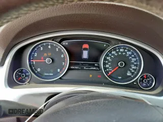 2013 Volkswagen Touareg Exec z VIN WVGEF9BP3DD012463, wystawiony jako Copart lot #57499915 z przebiegiem 104 981 mil mil oraz Szkody całkowita. Historia ofert i sprzedaży dostępna na DreamBid. Obrazek 9.