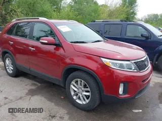 2014 Kia Sorento LX with VIN 5XYKT4A75EG480122, listed as a IAAI auction lot 42113975 with 171,754 mi miles and . Bid and sale history available at carsss.com. Image 1.