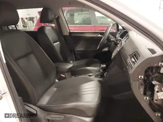 2022 Volkswagen Tiguan SE with VIN 3VV2B7AX4NM077645, listed as a IAAI auction lot 41441603 with 31,782 mi miles. Bid and sale history available at carsss.com. Image 5.