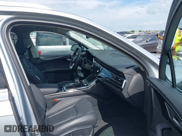 2024 Audi Q7 Premium Plus with VIN WA1LCBF76RD005112, listed as a IAAI auction lot 42692142 with 41,455 mi miles and . Bid and sale history available at DreamBid. Image 5.
