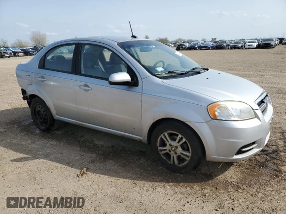 2010 Chevrolet Aveo 1LT z VIN KL1TD5DE3AB122966, wystawiony jako Copart lot #54214875 z przebiegiem 48 898 mil mil oraz Szkoda całkowita • Salvage title. Historia ofert i sprzedaży dostępna na DreamBid. Obrazek 4.