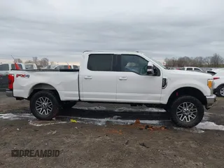 2017 Ford F-250 Lariat z VIN 1FT7W2B68HED64529, wystawiony jako IAAI lot #41670854 z przebiegiem 186 468 mil mil oraz . Historia ofert i sprzedaży dostępna na DreamBid. Obrazek 13.