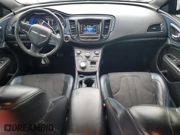 2016 Chrysler 200 S z VIN 1C3CCCBB7GN119699, wystawiony jako Copart lot #54690215 z przebiegiem 172 312 mil mil oraz Szkoda całkowita • Salvage title. Historia ofert i sprzedaży dostępna na DreamBid. Obrazek 8.