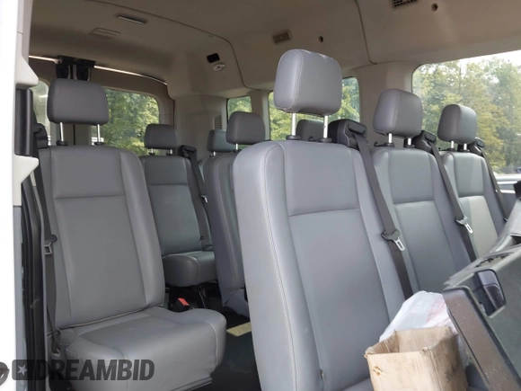 2015 Ford Transit Passenger XL с VIN 1FBAX2CG7FKA10515, выставлен на аукционе IAAI как лот 42424182 с пробегом 8 962 миль миль и . История ставок и продаж доступна на DreamBid. Изображение 8.