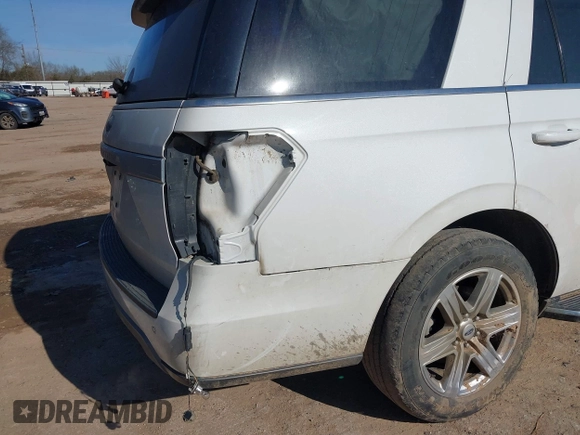 2020 Ford Expedition XLT with VIN 1FMJU1HT6LEA24349, listed as a IAAI auction lot 41218383 with 121,157 mi miles. Bid and sale history available at carsss.com. Image 19.