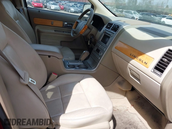 2007 Lincoln MKX with VIN 2LMDU68C77BJ02928, listed as a IAAI auction lot 41921913 with 101,100 mi miles. Bid and sale history available at carsss.com. Image 5.