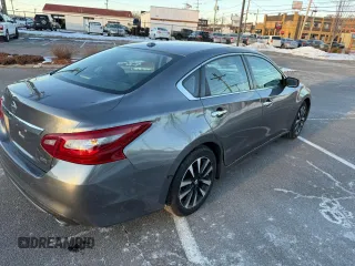 2018 Nissan Altima S with VIN 1N4AL3AP4JC127199, listed as a Copart auction lot 43277455 with 139,103 mi miles and Clean Title. Bid and sale history available at DreamBid. Image 4.