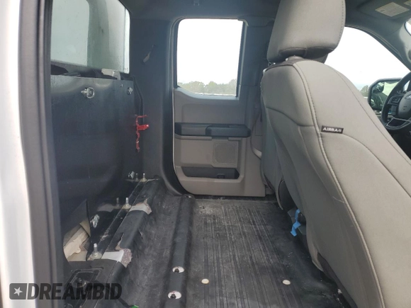 2018 Ford F-150 XL with VIN 1FTEX1CB6JKF29530, listed as a Copart auction lot 52518445 with 122,672 mi miles and Clean Title. Bid and sale history available at carsss.com. Image 10.