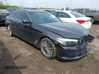 2019 BMW 5 Series 530i z VIN WBAJA5C52KBX87768, wystawiony jako IAAI lot #42029678 z przebiegiem 102 448 mil mil oraz . Historia ofert i sprzedaży dostępna na DreamBid. Obrazek 1.