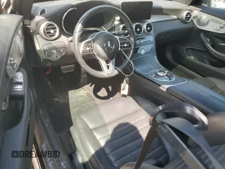 2022 Mercedes-Benz C 300 z VIN W1KWJ8DB9NG114133, wystawiony jako Copart lot #57494415 z przebiegiem 51 853 mil mil oraz Czysty tytuł • Clean title. Historia ofert i sprzedaży dostępna na DreamBid. Obrazek 8.