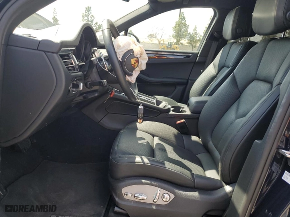 2022 Porsche Macan with VIN WP1AA2A51NLB06422, listed as a Copart auction lot 52024635 with 8,090 mi miles and Salvage Title. Bid and sale history available at carsss.com. Image 7.