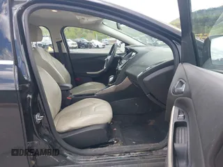 2015 Ford Focus Titanium с VIN 1FADP3J28FL213712, выставлен на аукционе IAAI как лот 42158433 с пробегом 173 696 миль миль и . История ставок и продаж доступна на DreamBid. Изображение 5.