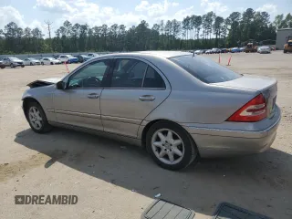 2003 Mercedes-Benz C 240 с VIN WDBRF61J43E012240, выставлен на аукционе Copart как лот 57494745 с пробегом Не указан миль и Списание • Salvage title. История ставок и продаж доступна на DreamBid. Изображение 2.