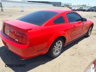 2008 Ford Mustang Deluxe z VIN 1ZVHT80N285196572, wystawiony jako IAAI lot #42457986 z przebiegiem 201 327 mil mil oraz . Historia ofert i sprzedaży dostępna na DreamBid. Obrazek 4.